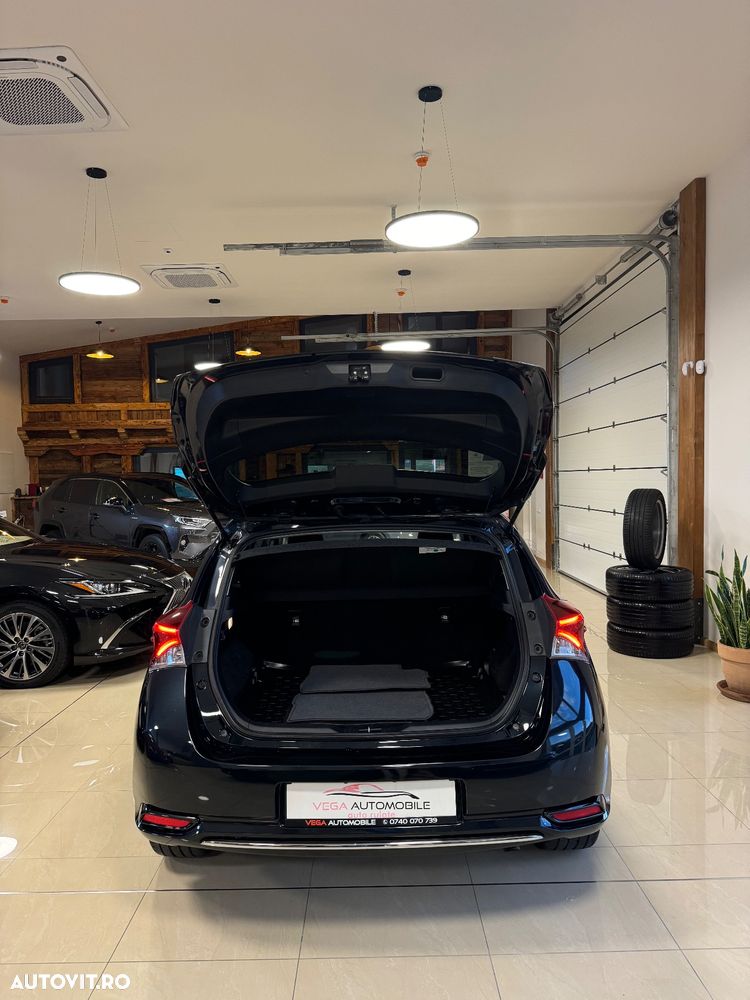 Toyota Auris 1.8 VVT-i Hybrid Automatik Design Edition - 37