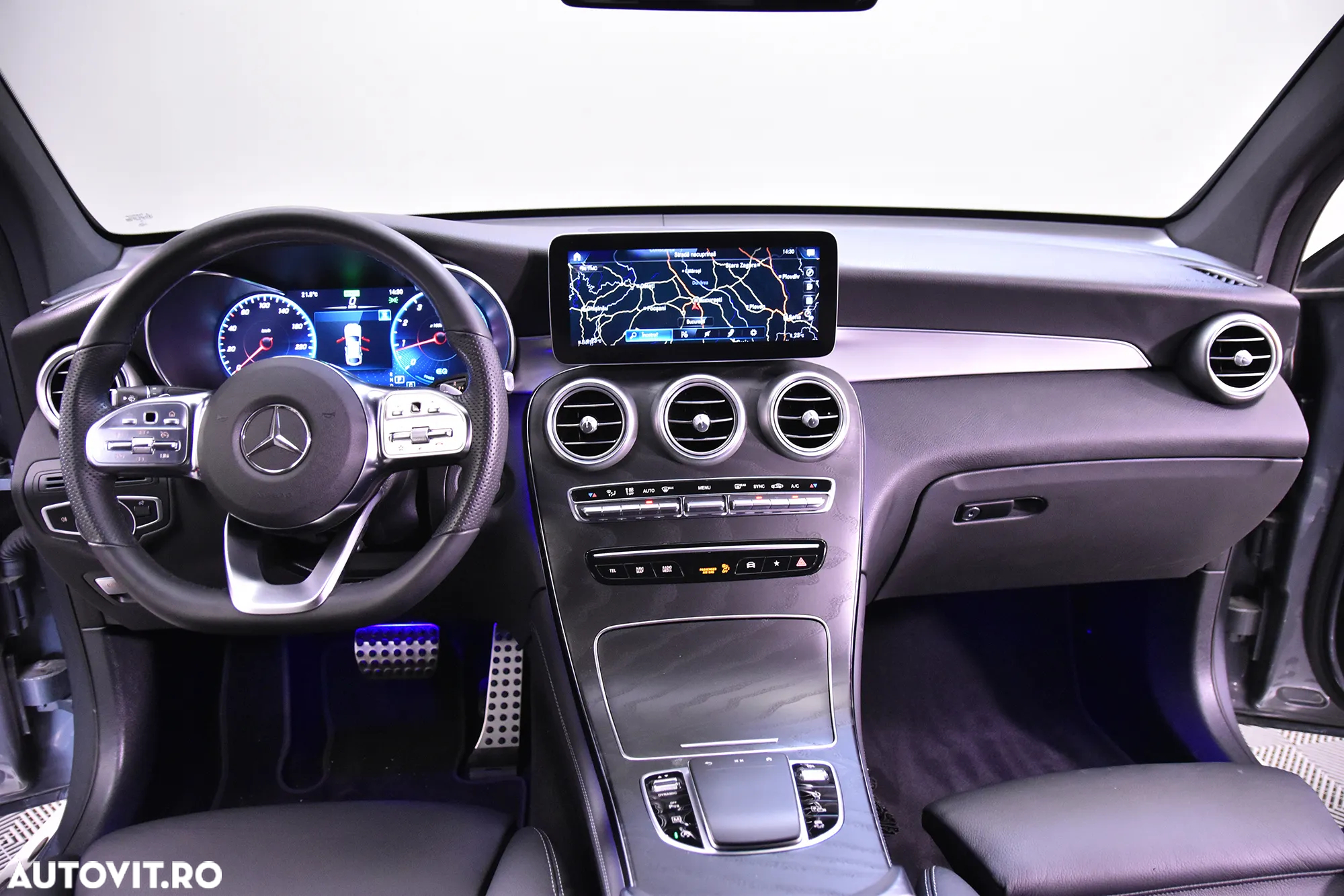 Mercedes-Benz GLC Coupe 300 4Matic 9G-TRONIC AMG Line - 9