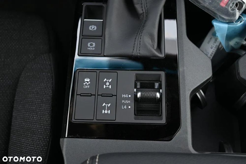 Toyota Land Cruiser - 14