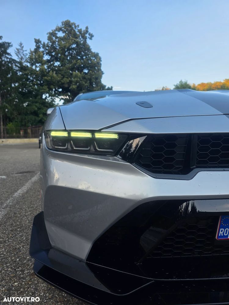 Ford Mustang - 21