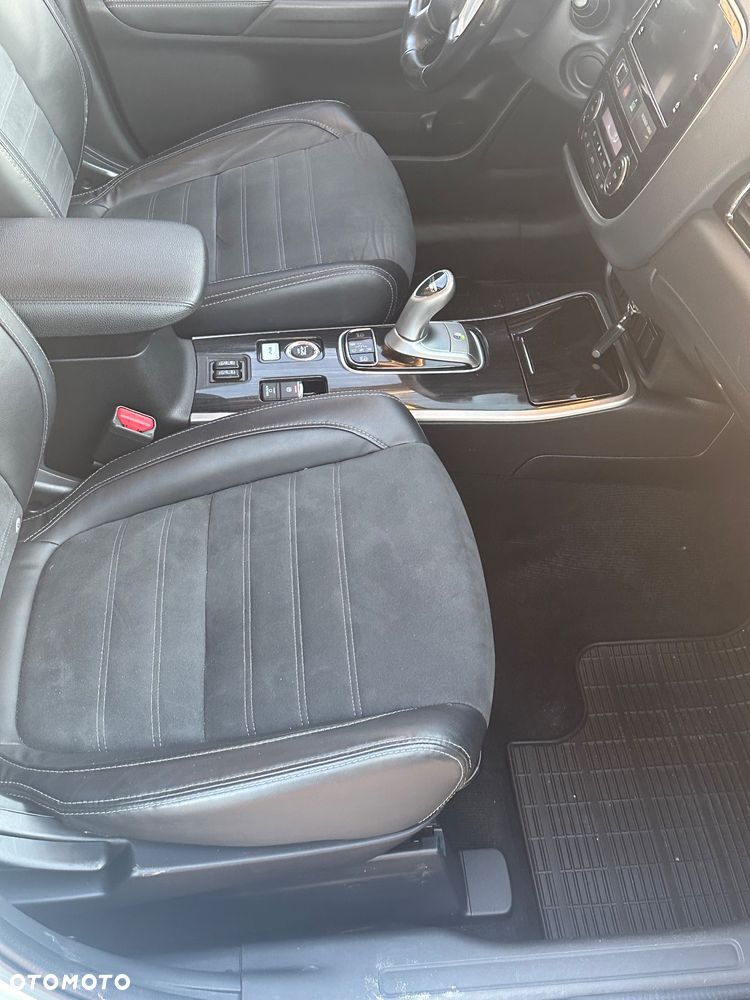 Mitsubishi Outlander 2.0 4WD Plus - 6