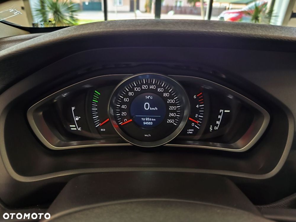 Volvo V40 D2 Drive-E SCR Momentum - 17