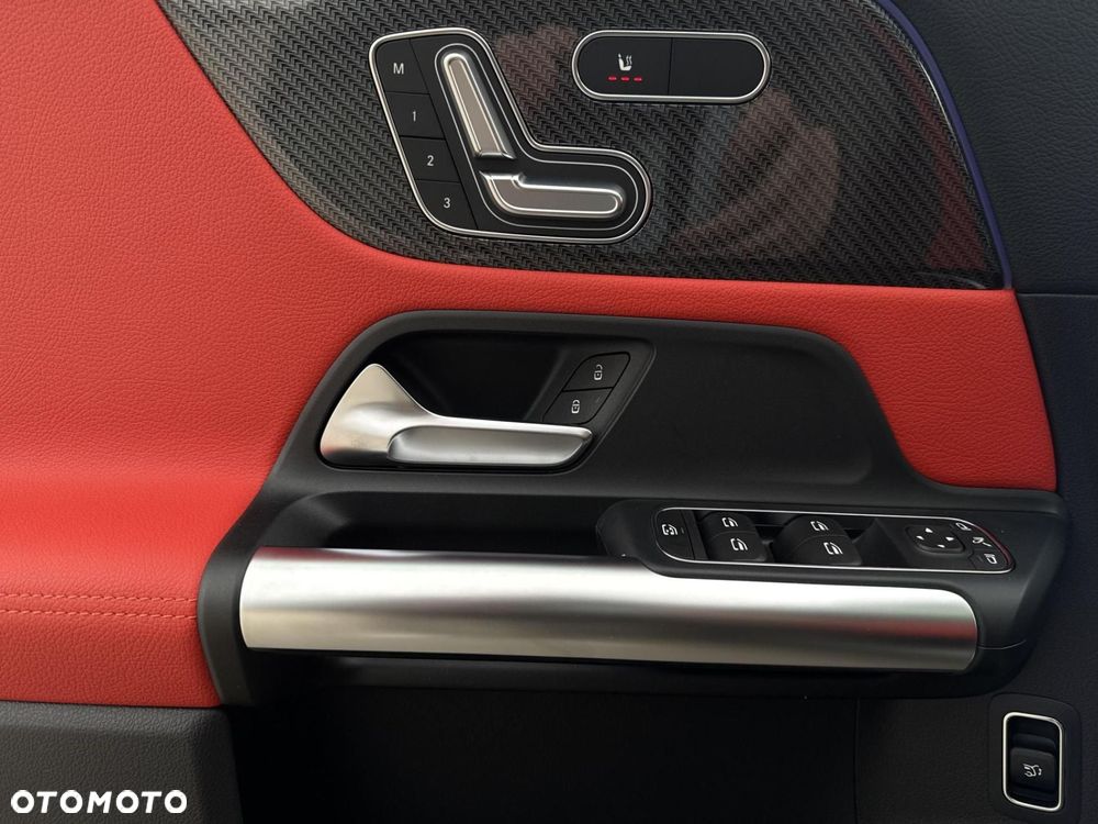 Mercedes-Benz GLA - 10