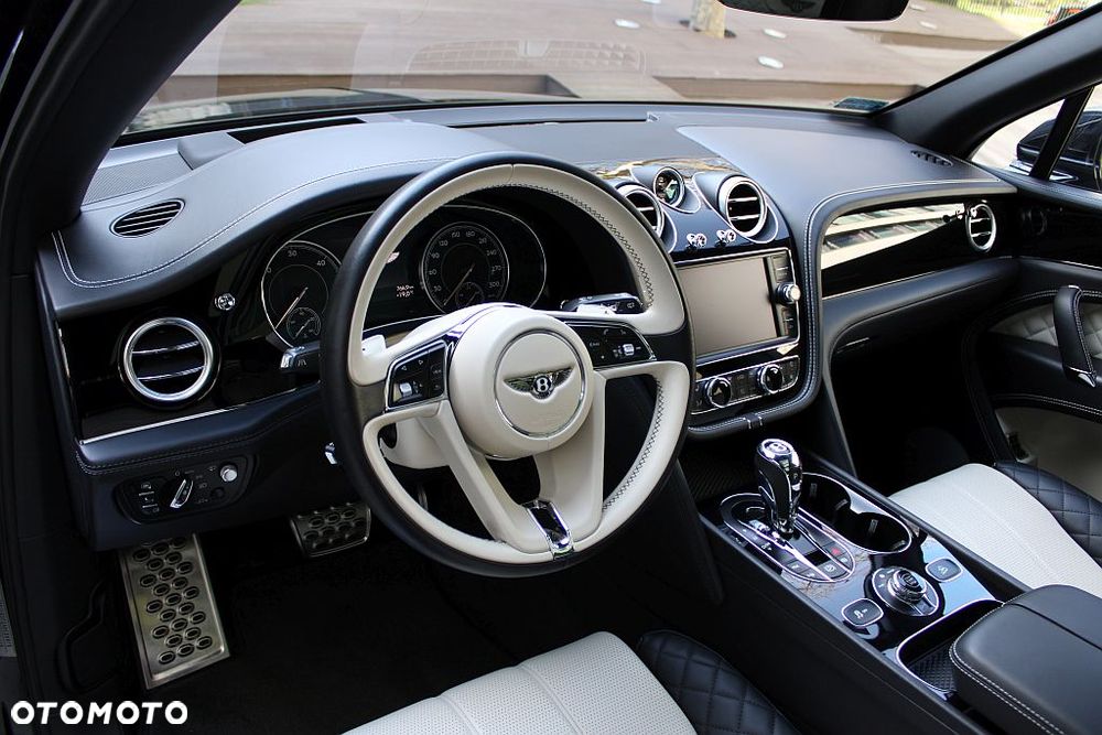 Bentley Bentayga - 17
