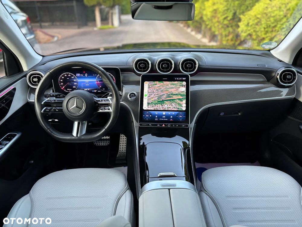 Mercedes-Benz GLC 220 d 4Matic 9G-TRONIC AMG Line Advanced - 23
