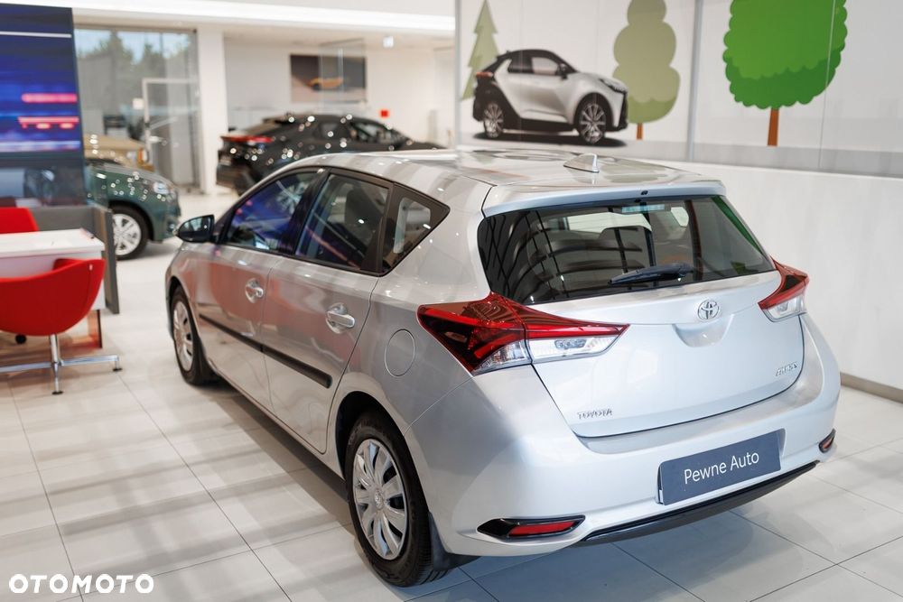 Toyota Auris - 5