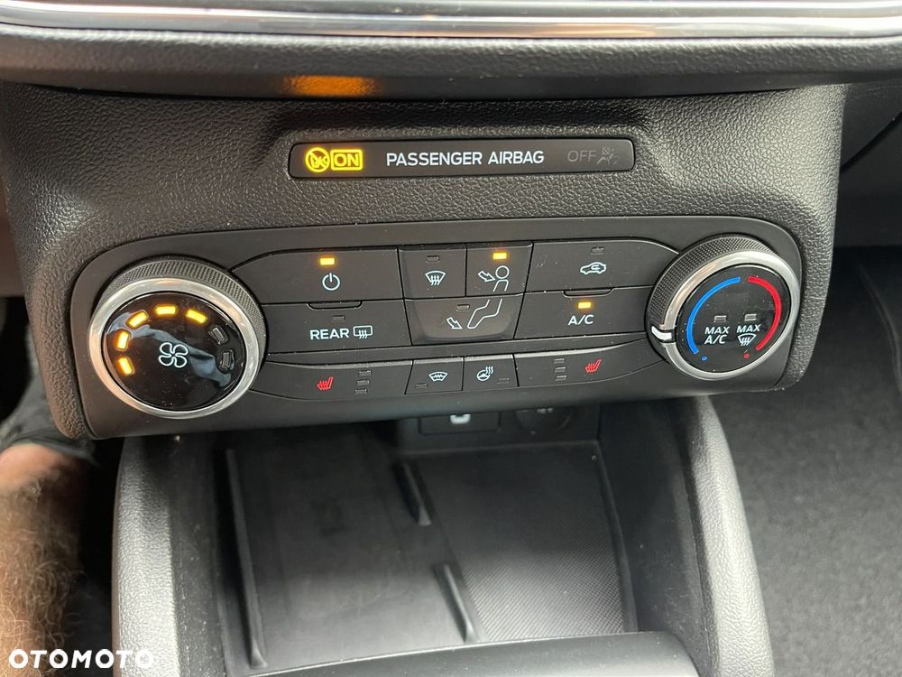 Ford Focus - 38