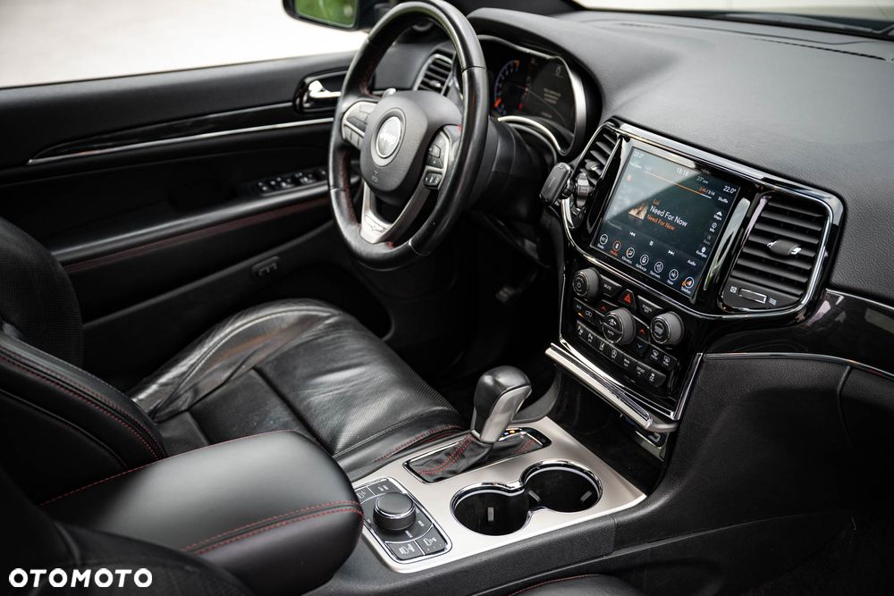 Jeep Grand Cherokee - 26