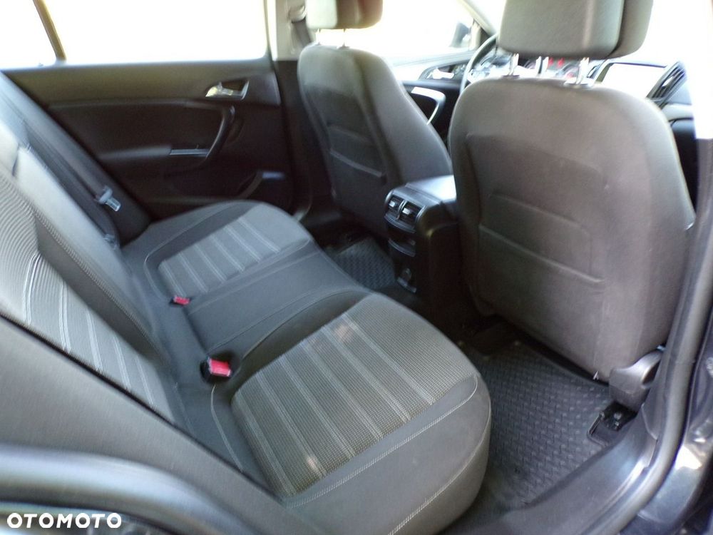 Opel Insignia - 35