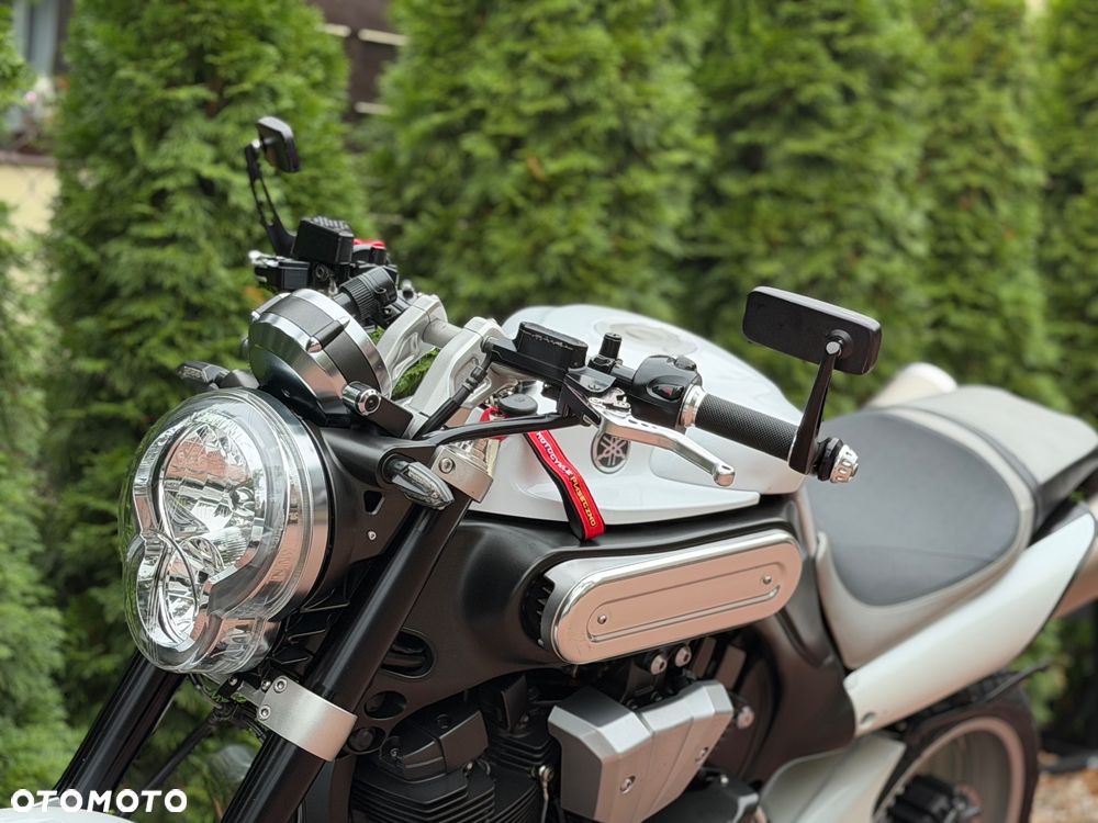 Yamaha MT - 18