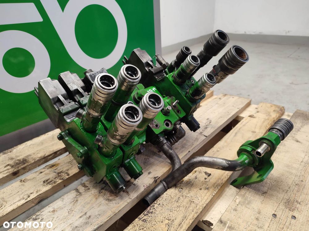 Rozdzielacz hydrauliczny JOHN DEERE 6175M (AL225653) - 4