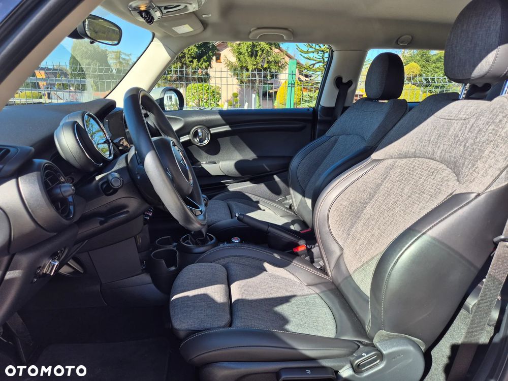 MINI ONE 60 Years - 11