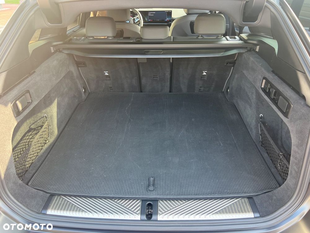 BMW Seria 5 540d xDrive mHEV M Sport - 18