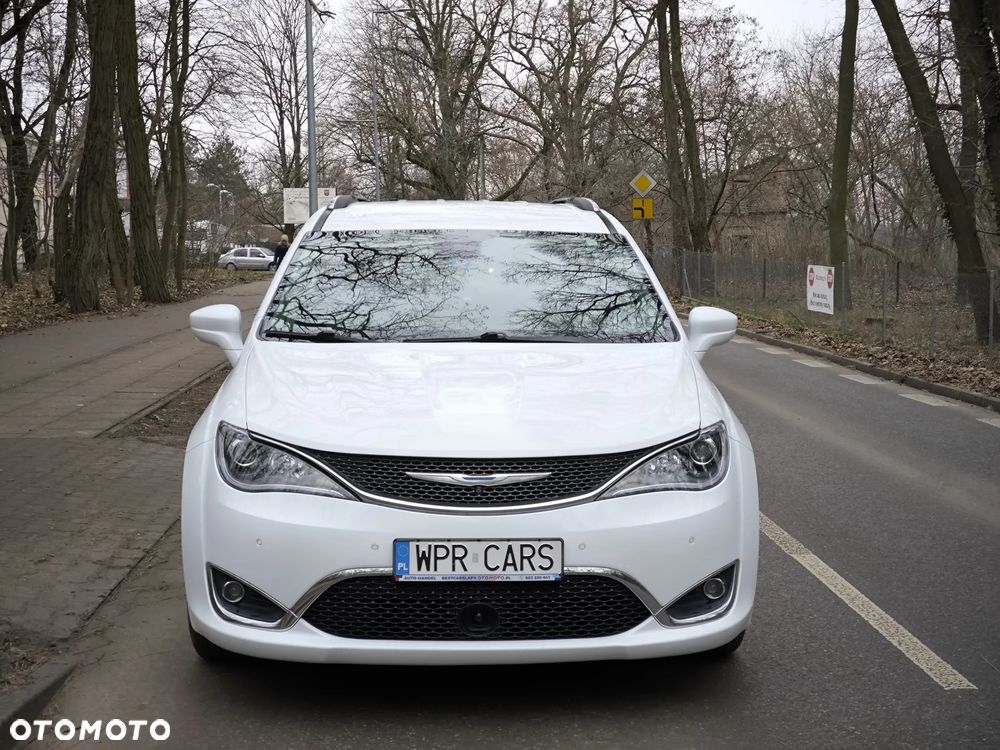 Chrysler Pacifica - 8