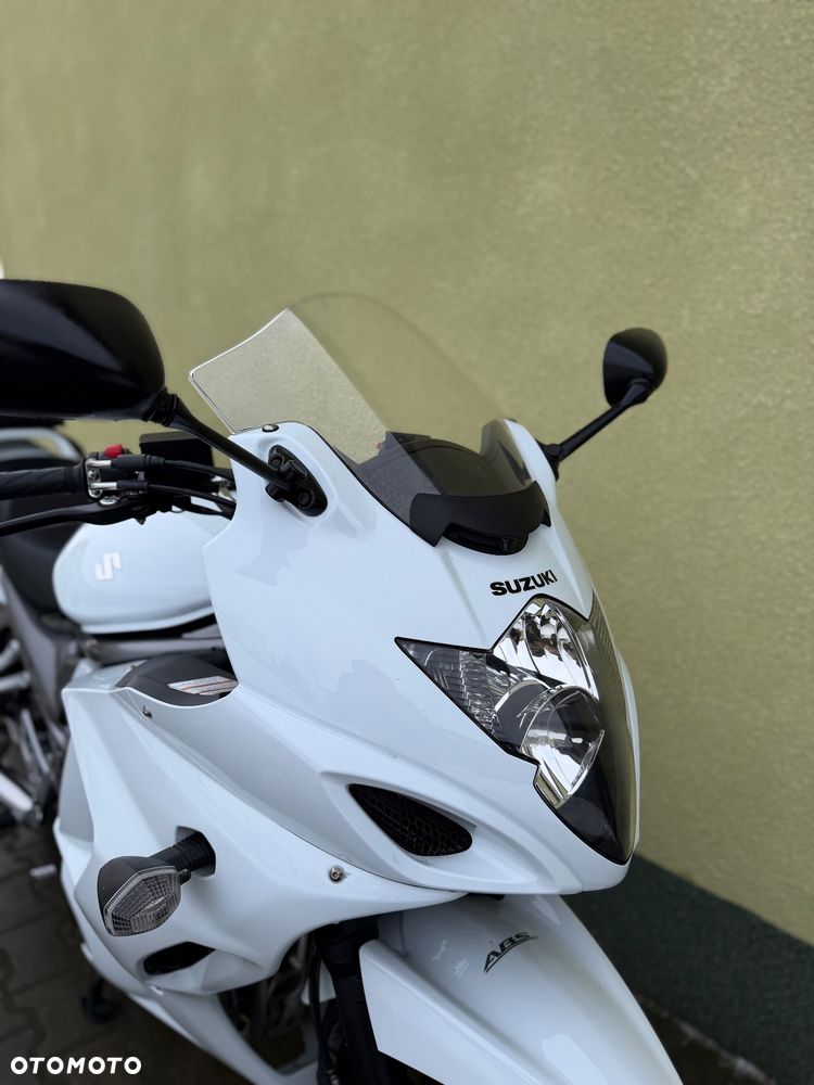 Suzuki GSX - 2