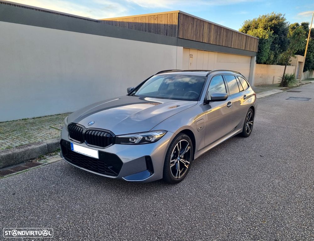 BMW 330 e Pack Desportivo M Auto - 1