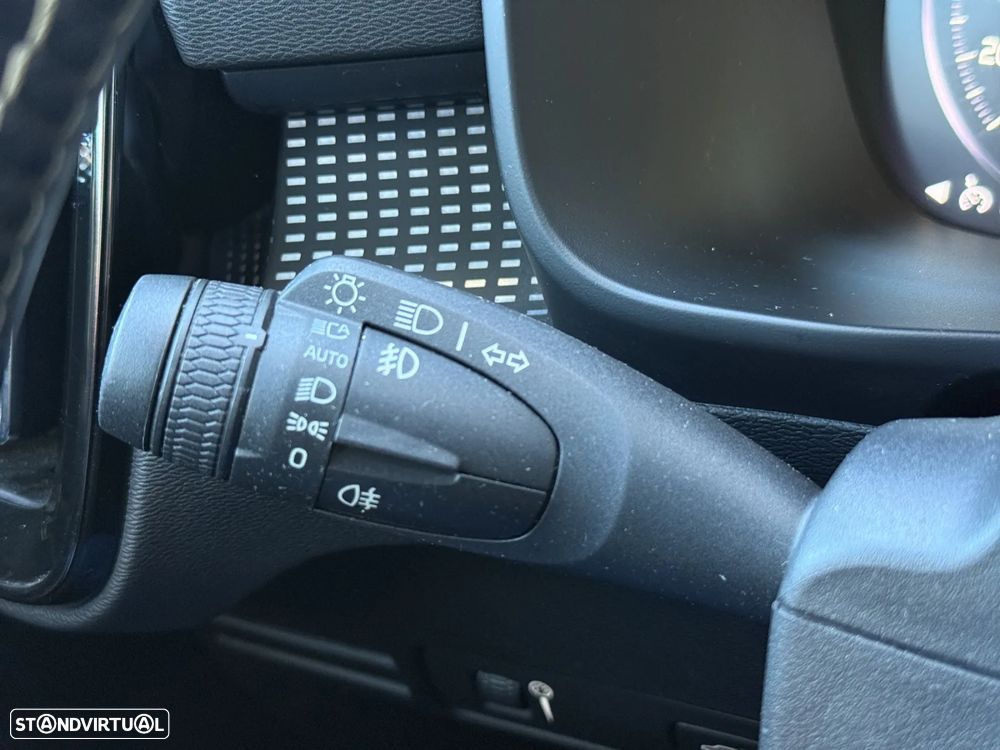 Volvo XC 40 2.0 T4 R-Design - 23