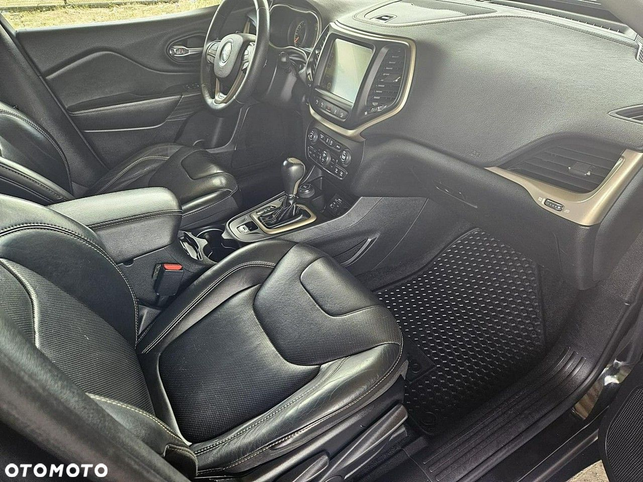 Jeep Cherokee - 7