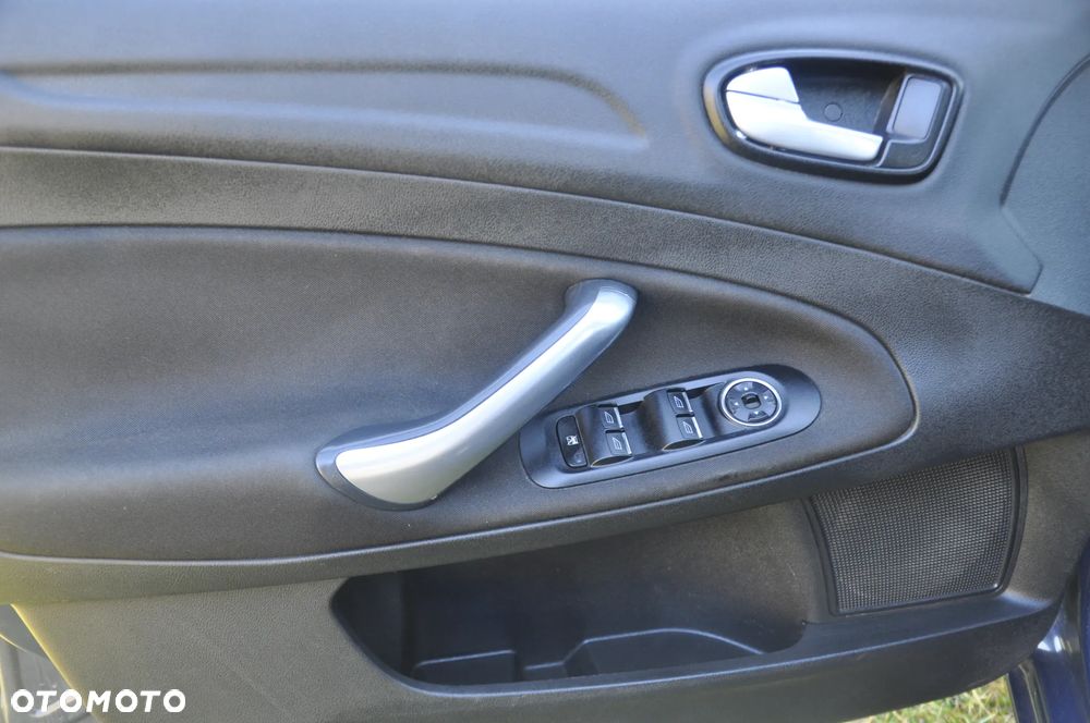 Ford Mondeo 2.0 TDCi Trend - 13