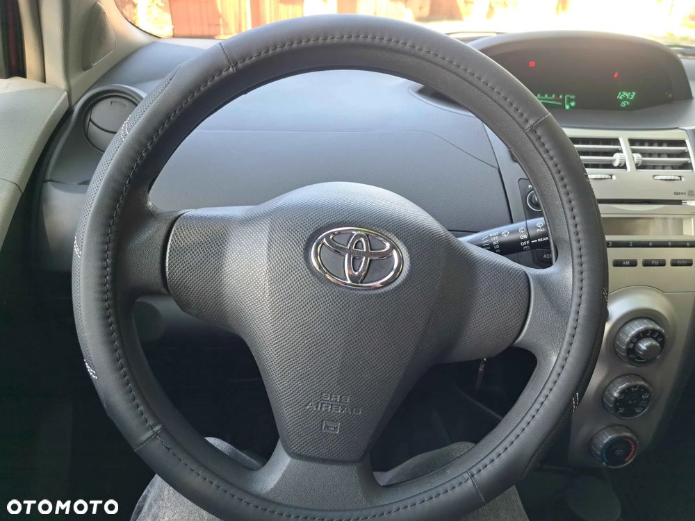 Toyota Yaris - 20