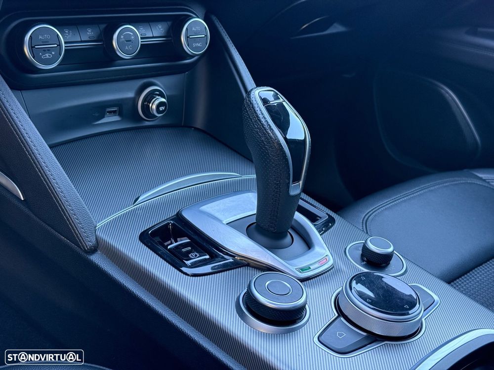 Alfa Romeo Stelvio 2.2 D Sprint Q4 AT8 - 37