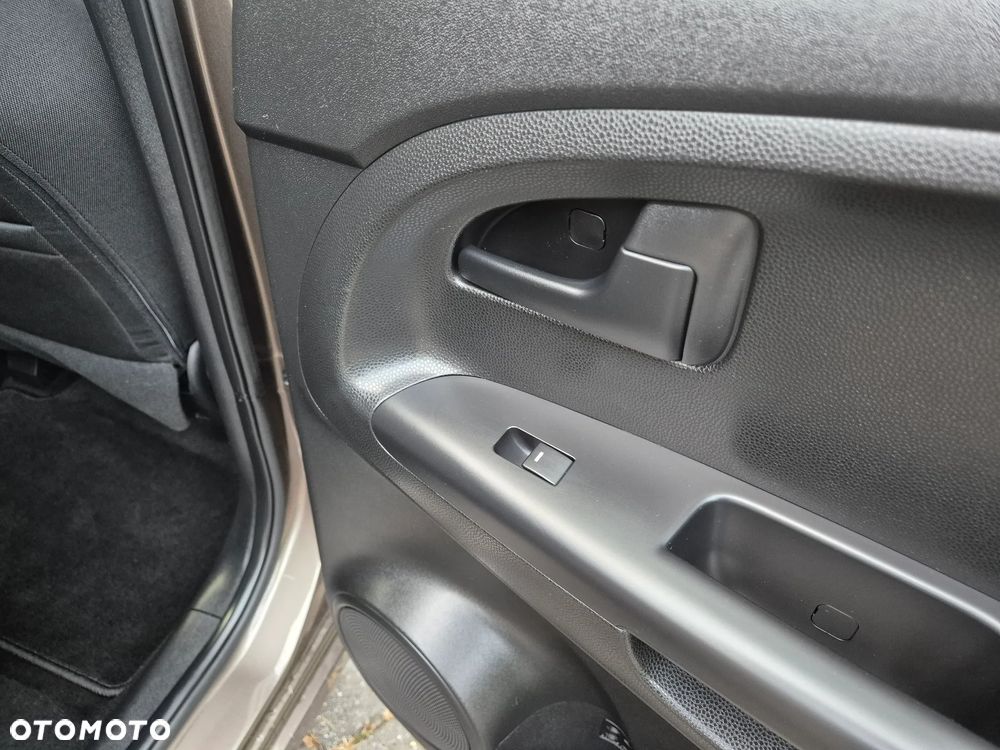 Kia Venga 1.4 CVVT ISG Vision - 24