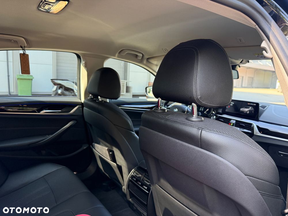 BMW Seria 5 518d Sport Line - 11