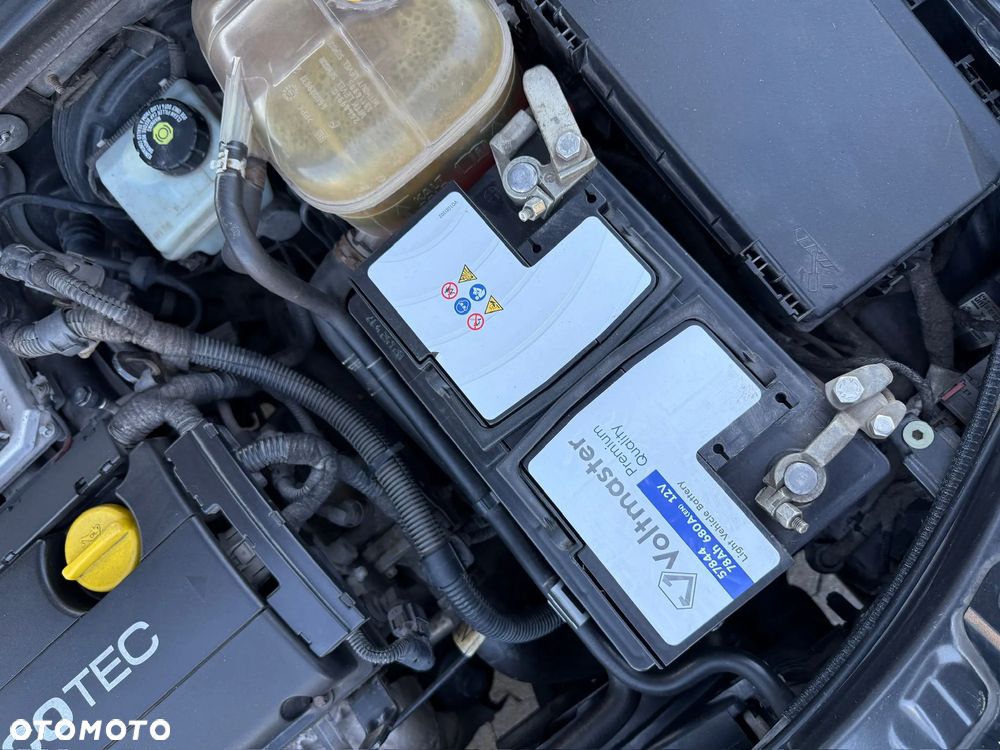 Opel Astra 1.6 Sport - 29