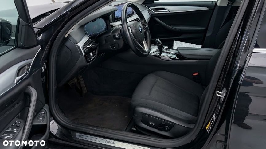 BMW Seria 5 520e sport - 7