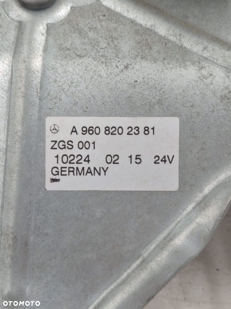 MECHANIZM WYCIERACZEK SILNICZEK MERCEDES ACTROS MP4 - 4