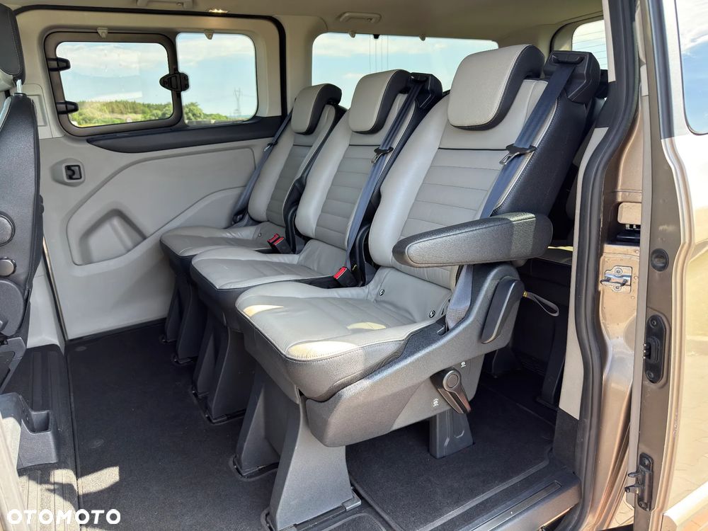 Ford Tourneo Custom - 16