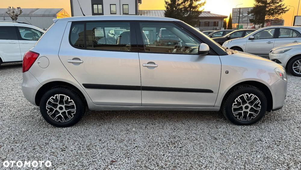 Skoda Fabia 1.2 HTP STYLE EDITION - 10