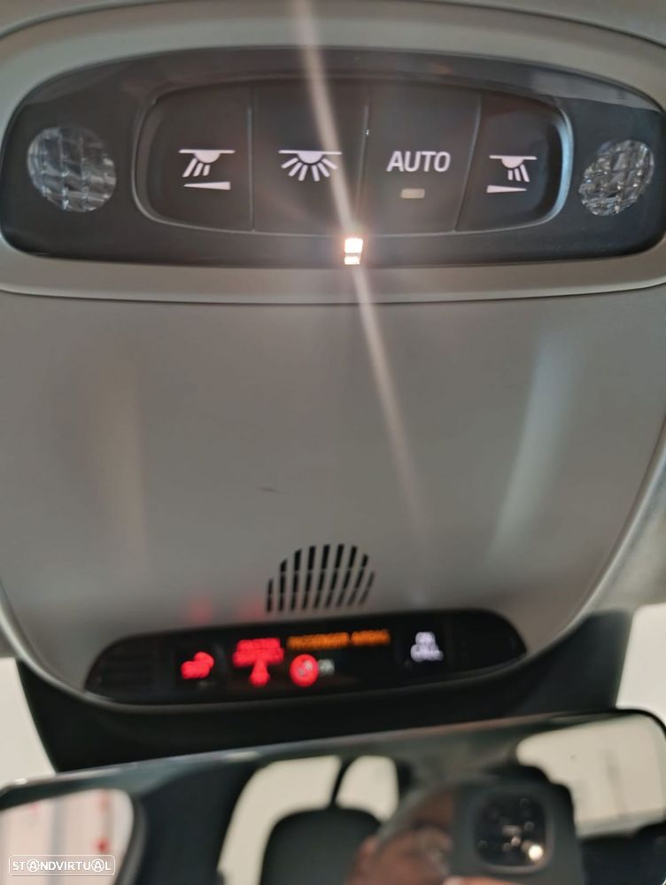 Volvo XC 40 1.5 T2 Momentum Core Geartronic - 11