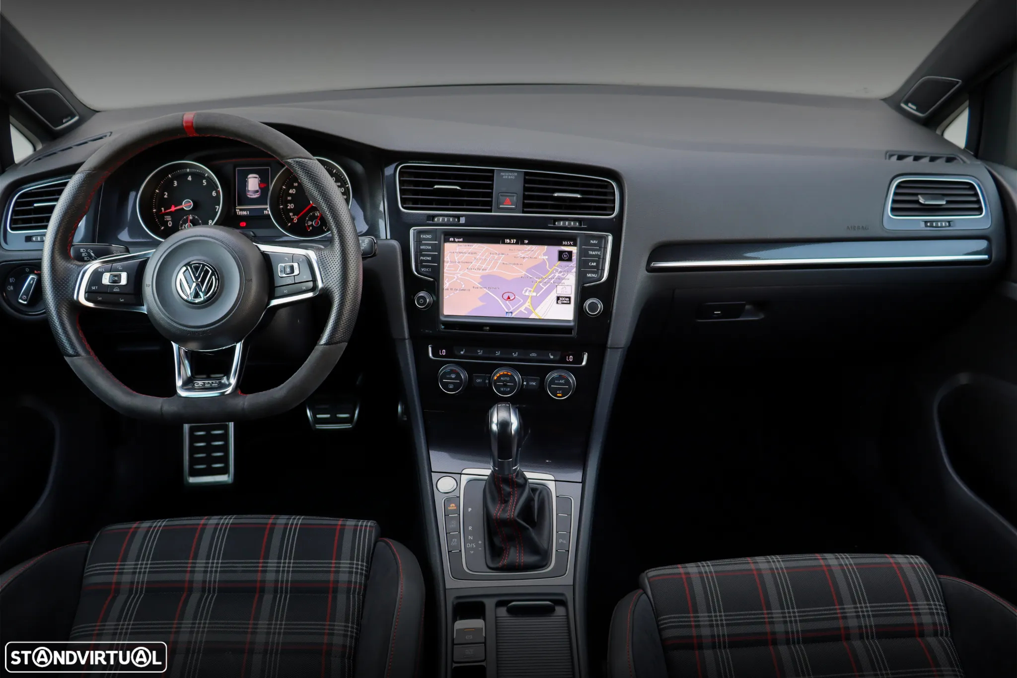 VW Golf 2.0 TSi GTi DSG - 22