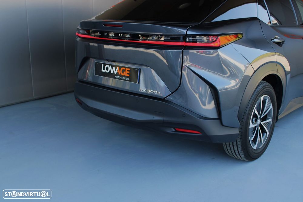 Lexus rz-300e Premium - 34