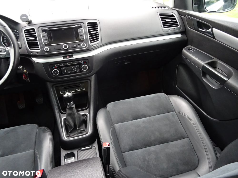 Volkswagen Sharan 2.0 TDI Blue Motion Highline - 18