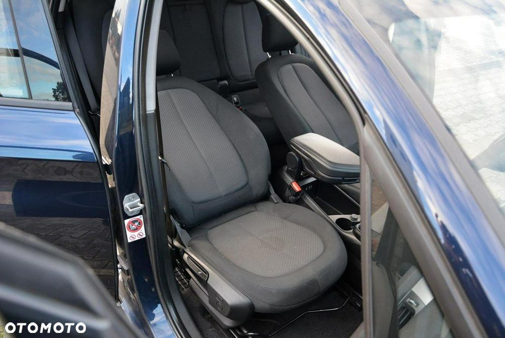 BMW Seria 2 218d - 21