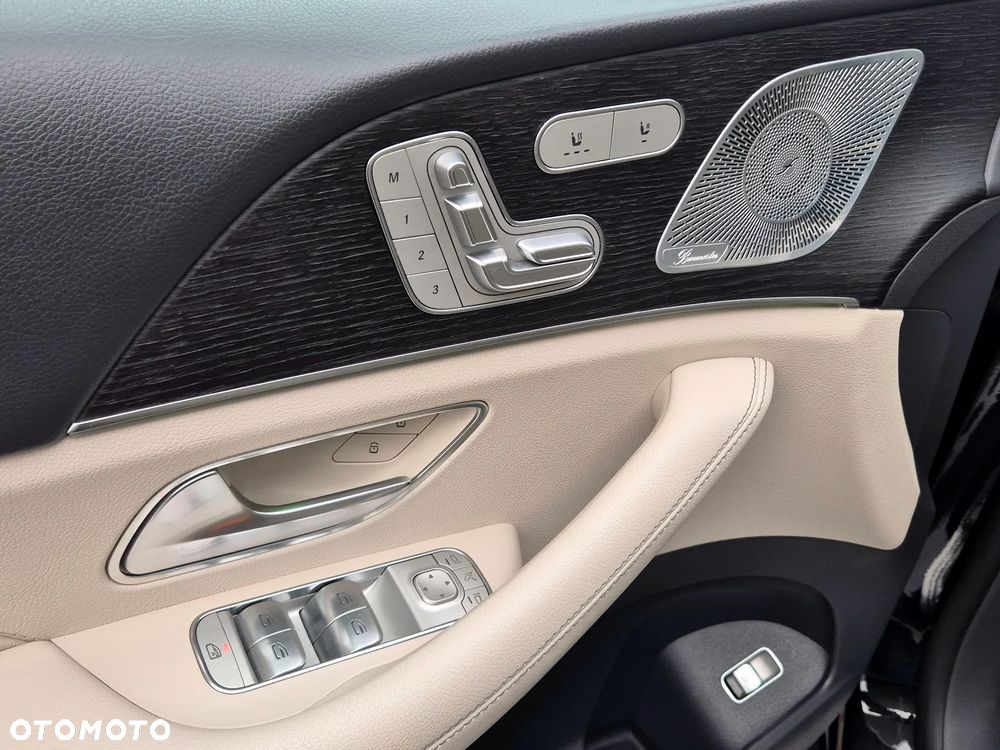Mercedes-Benz GLS - 18