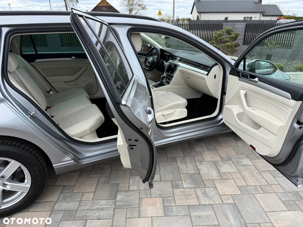 Volkswagen Passat 2.0 TDI (BlueMotion Technology) DSG Highline - 33