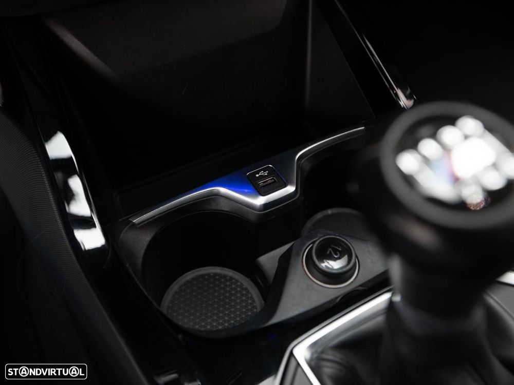 BMW 116 d Pack Desportivo M - 19