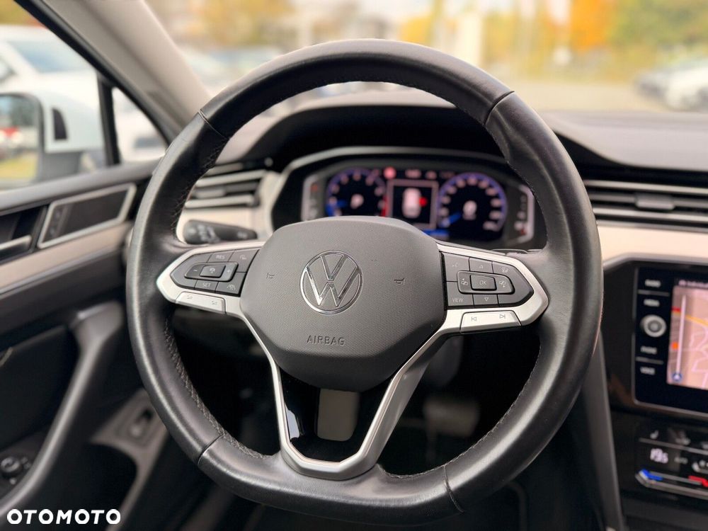 Volkswagen Passat - 17