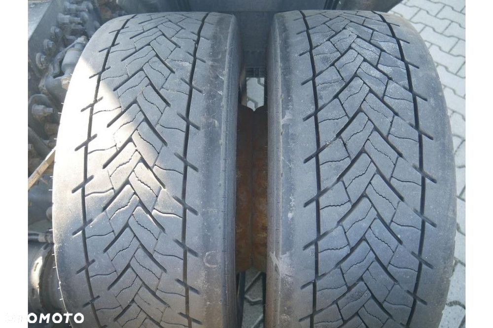 Volvo Vehicle Tractor 4x2 Mega (Low) - 9