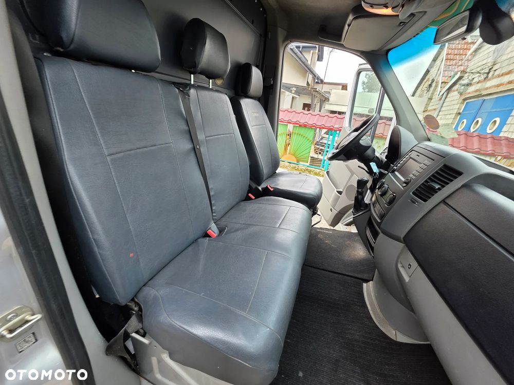 Mercedes-Benz Sprinter - 12