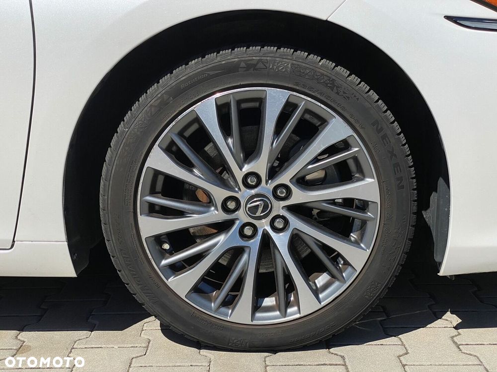 Lexus ES - 34