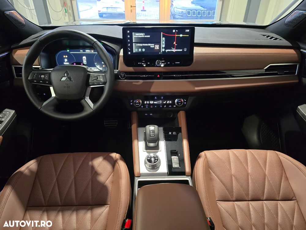 Mitsubishi Outlander - 8