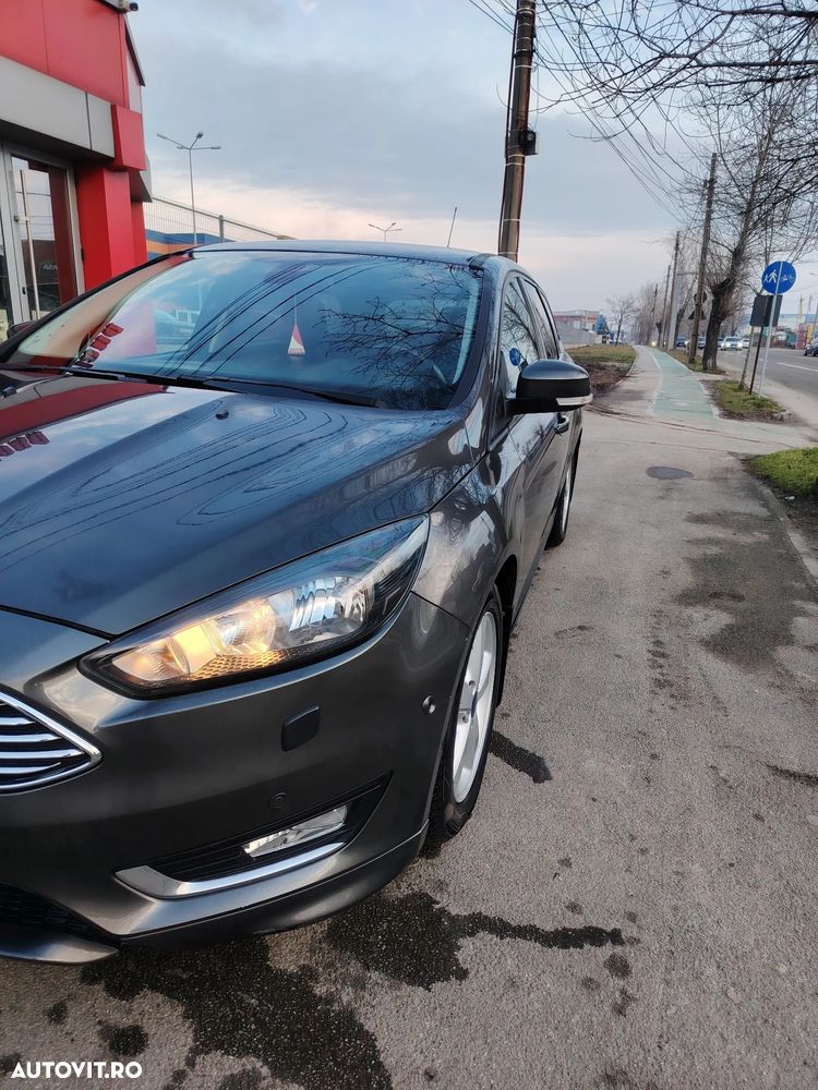 Ford Focus 1.6 TDCI DPF Titanium - 2