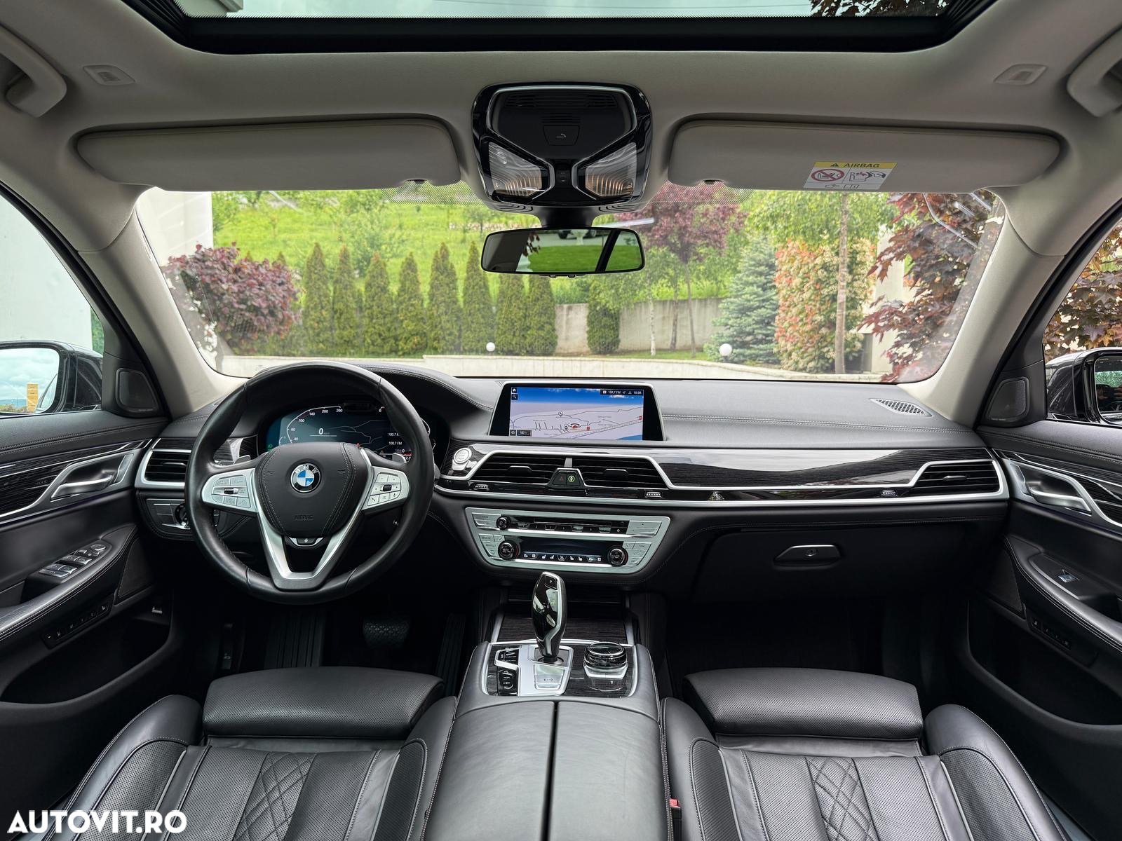 BMW Seria 7 740d xDrive MHEV - 26