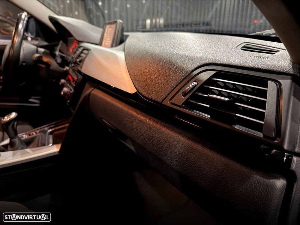 BMW 320 d Line Sport - 33