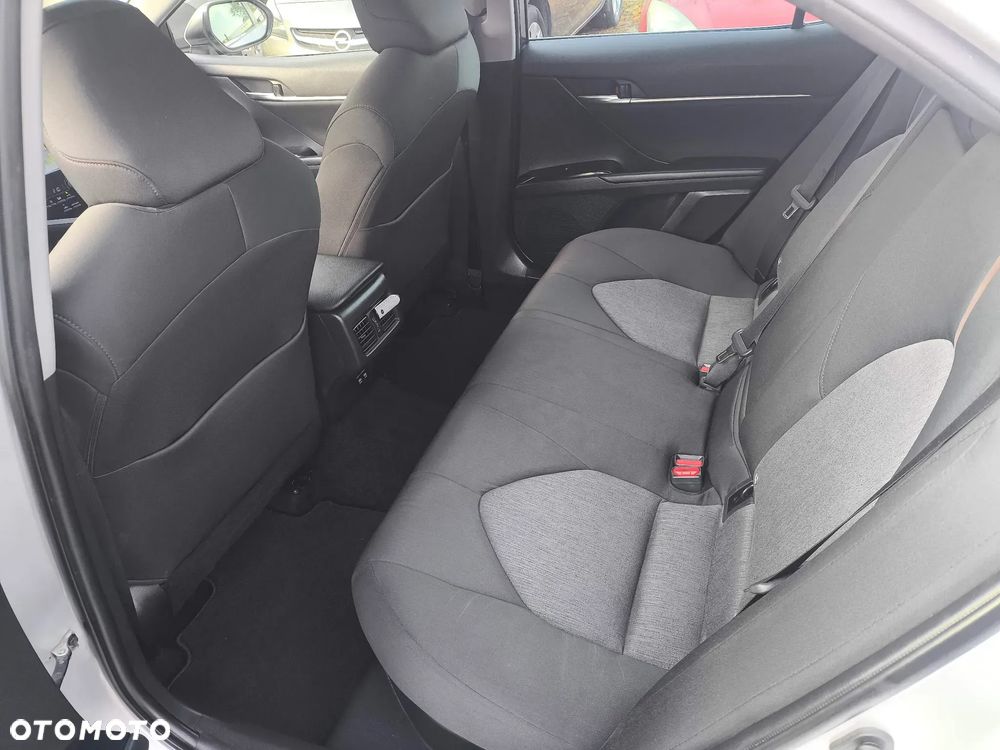 Toyota Camry - 10