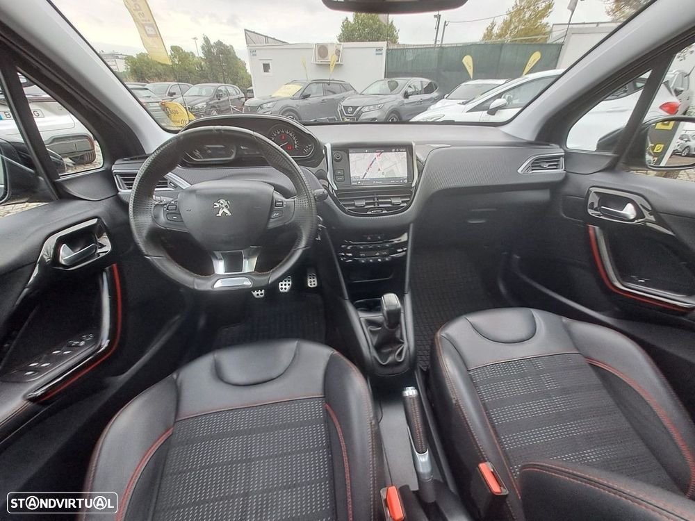 Peugeot 208 1.2 PureTech GT Line - 12